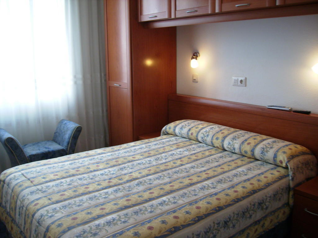 Cóbreces Pension Bella Vista מראה חיצוני תמונה