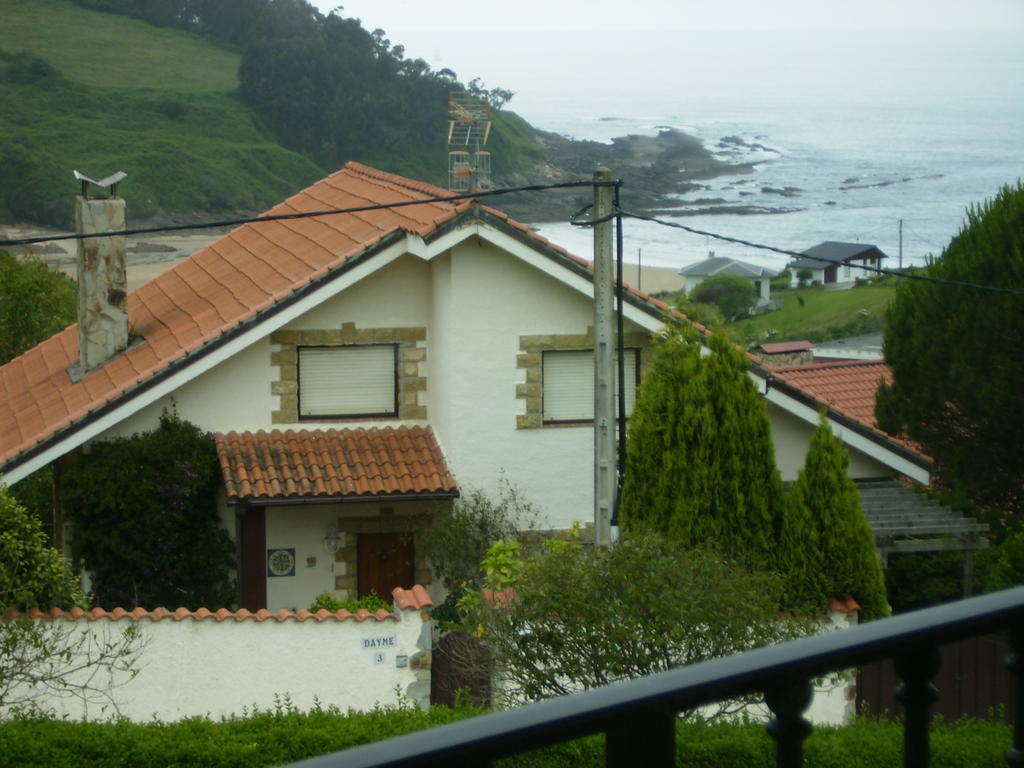 Cóbreces Pension Bella Vista מראה חיצוני תמונה